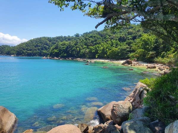 Foto de praia da ilha